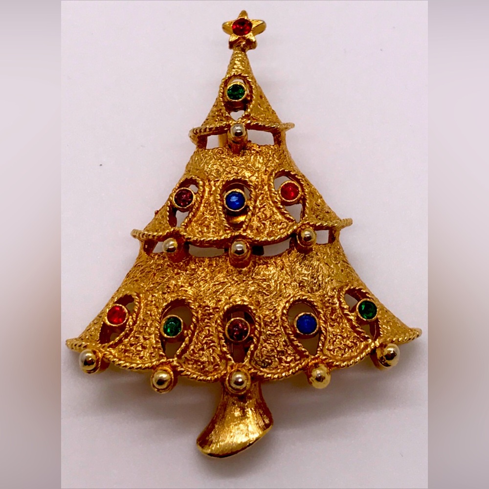 Vintage JJ Christmas Tree Brooch Pin Rhinestones Gold Tone